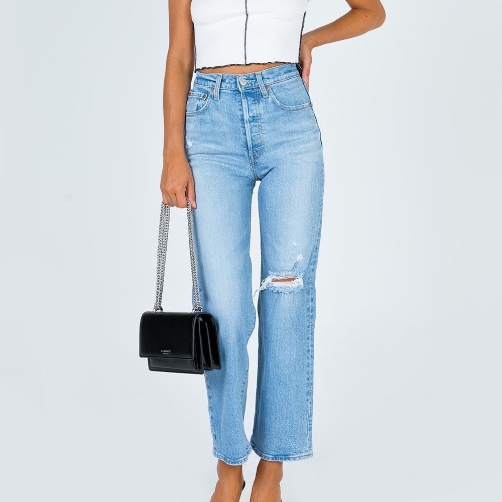 Levi's Light Wash High-Rise Straight Leg Jeans